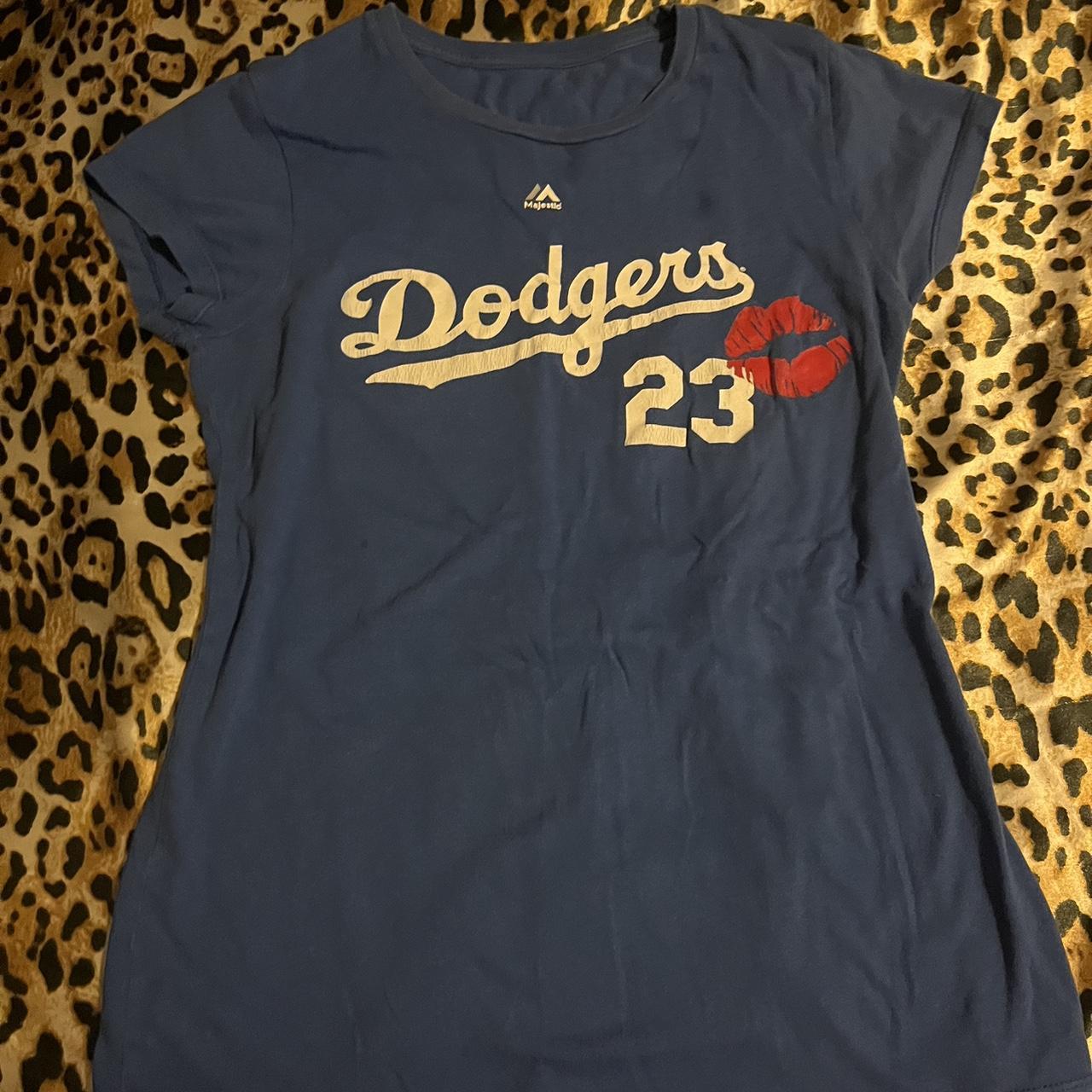 dodgers shirt i think its size m its stretchy - Depop