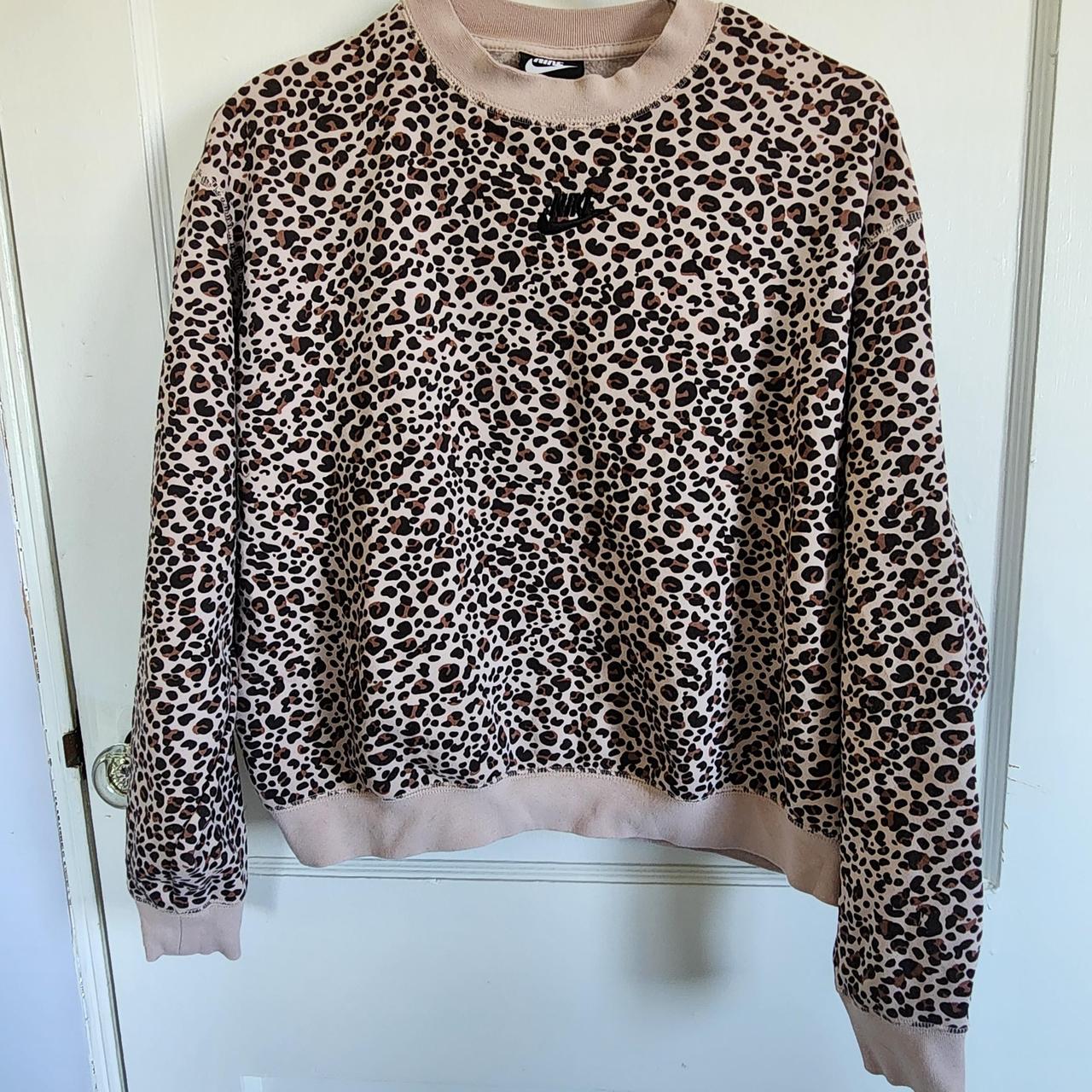 NIKE Women s Brown Leopard Print Sweatshirt Size