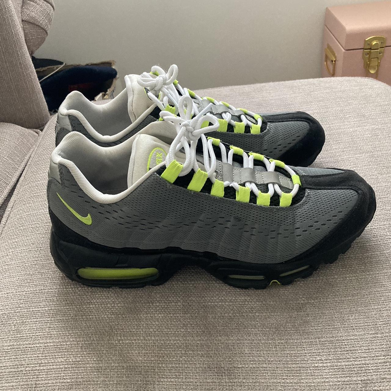 Nike Air Max EM UK Slight mark on