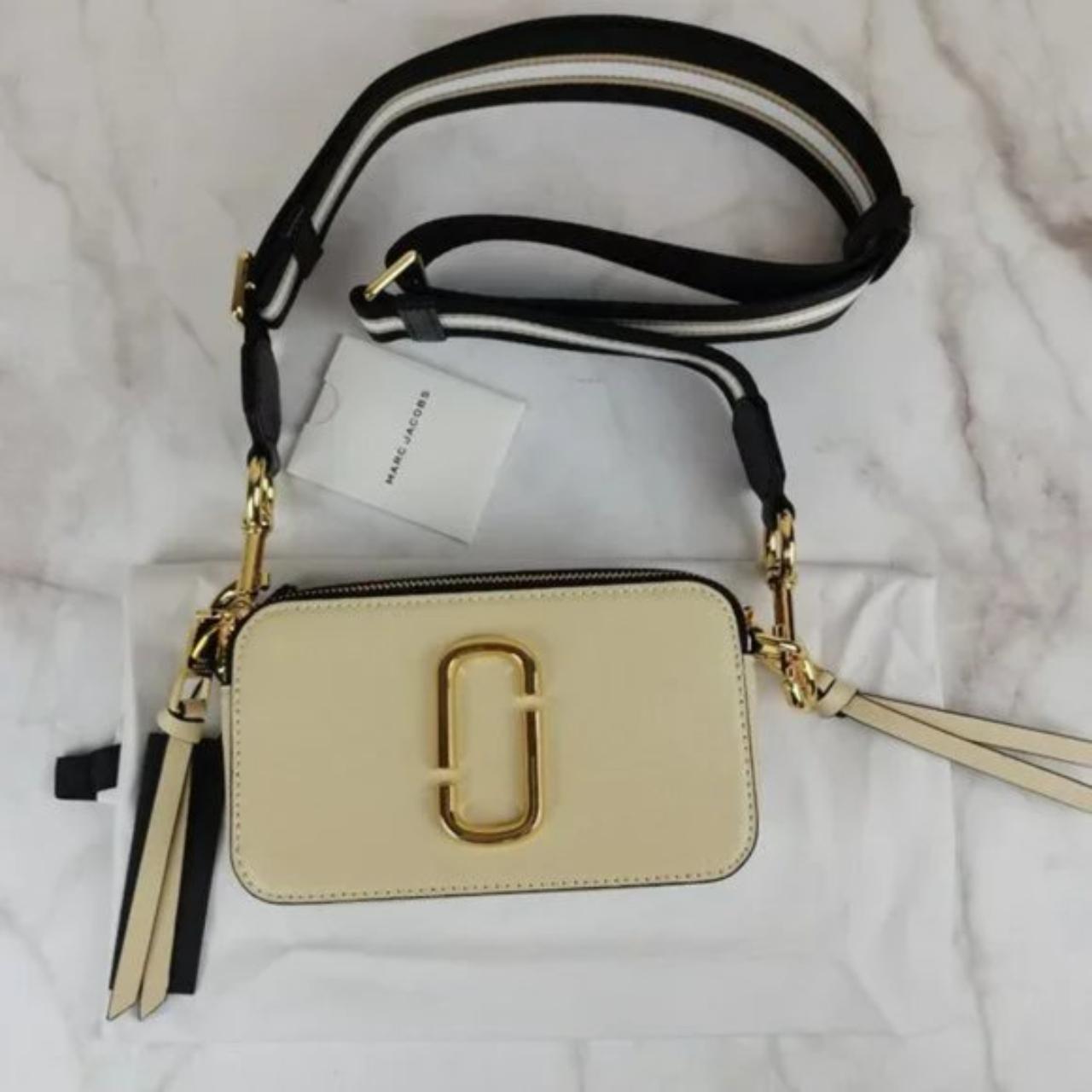 Marc Ｊacob's the hotsell SNAPSHOT Crossbody Bag Cream White