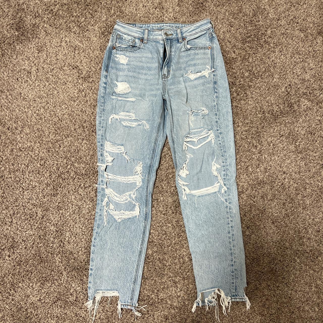 American Eagle ripped mom jeans! Size 2 regular! - Depop