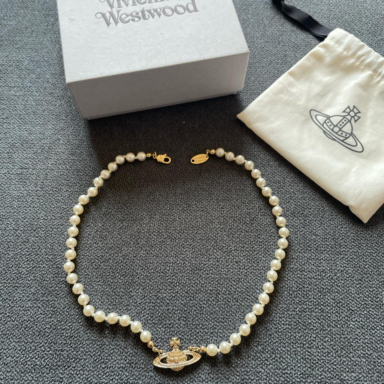 VIVIENNE WESTWOOD MINI BAS RELIEF PEARL CHOKER in... - Depop