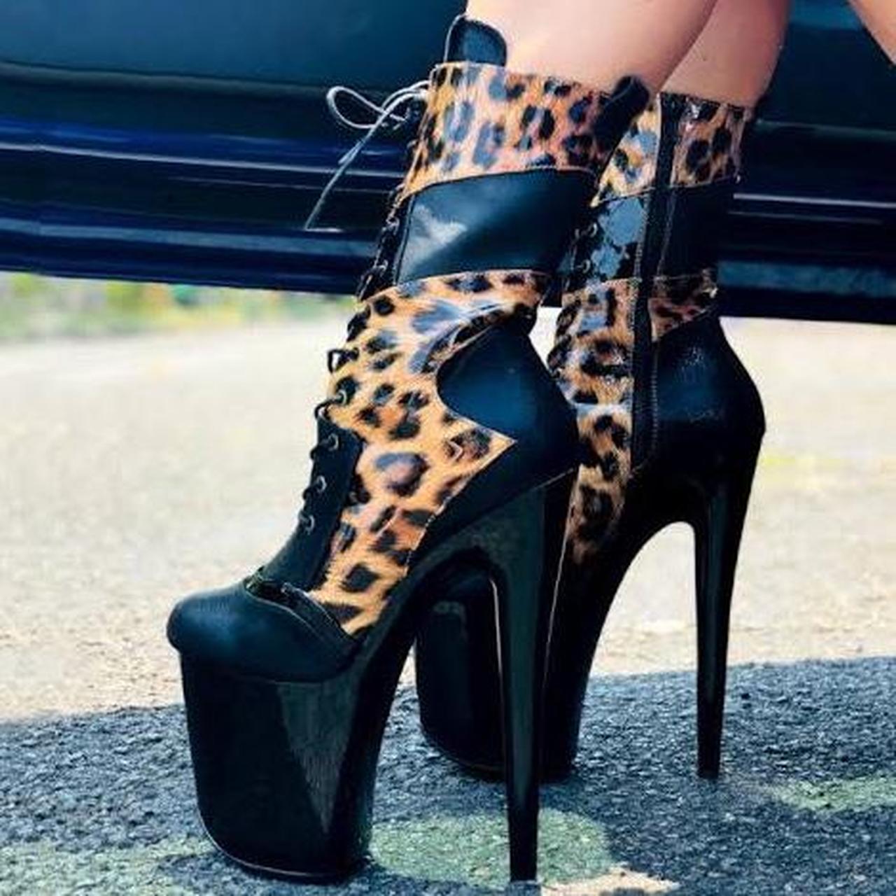 helis leopard fleece shoe