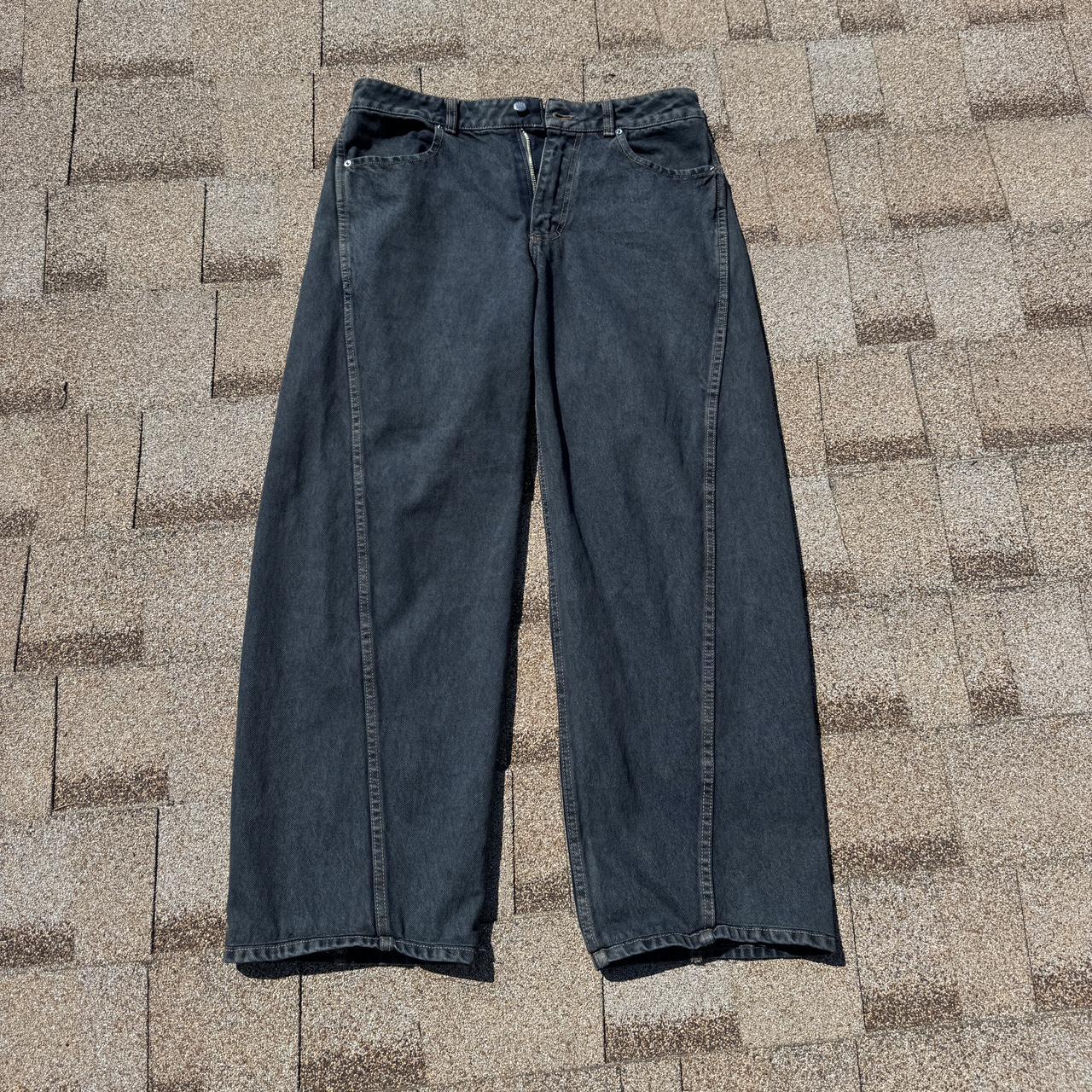 item listed by boyxsweatshirt