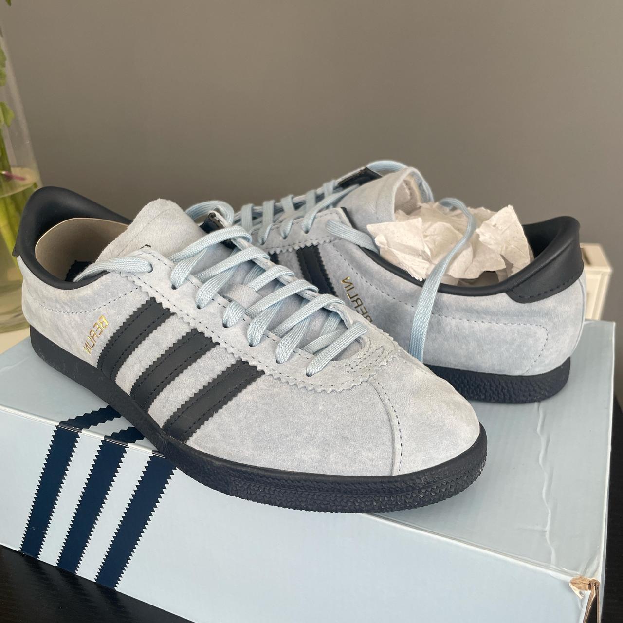 Adidas reverse Berlin size 7 Worn once basically