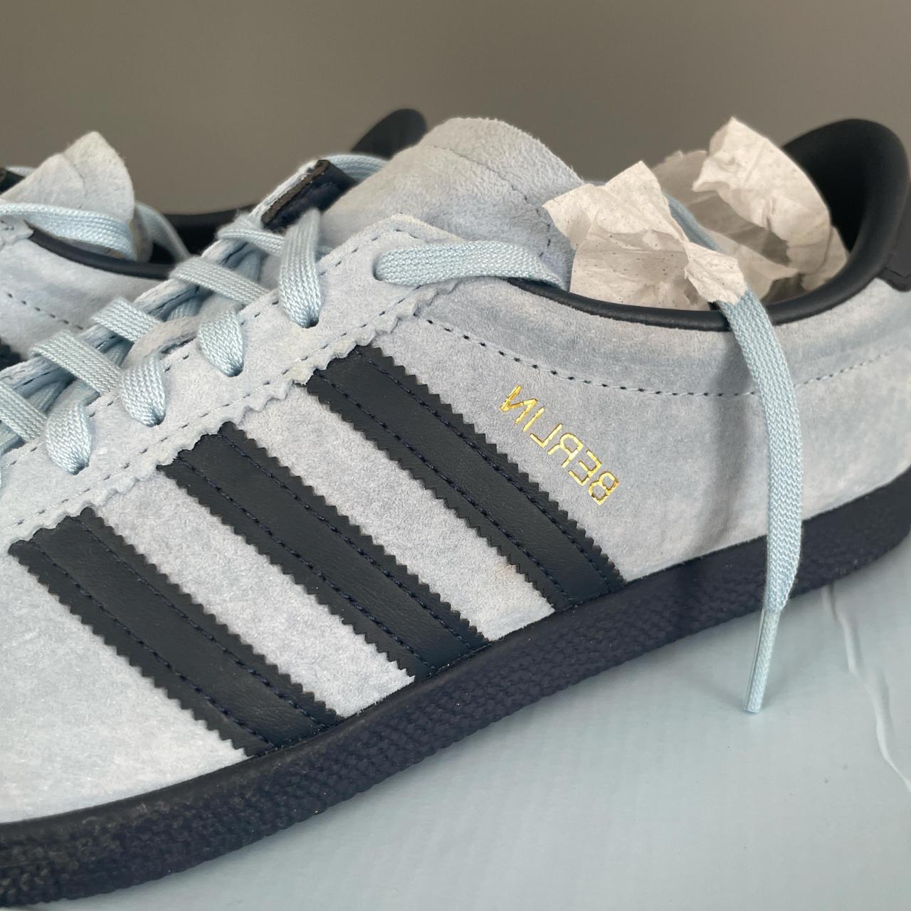 Adidas reverse Berlin size 7 Worn once basically