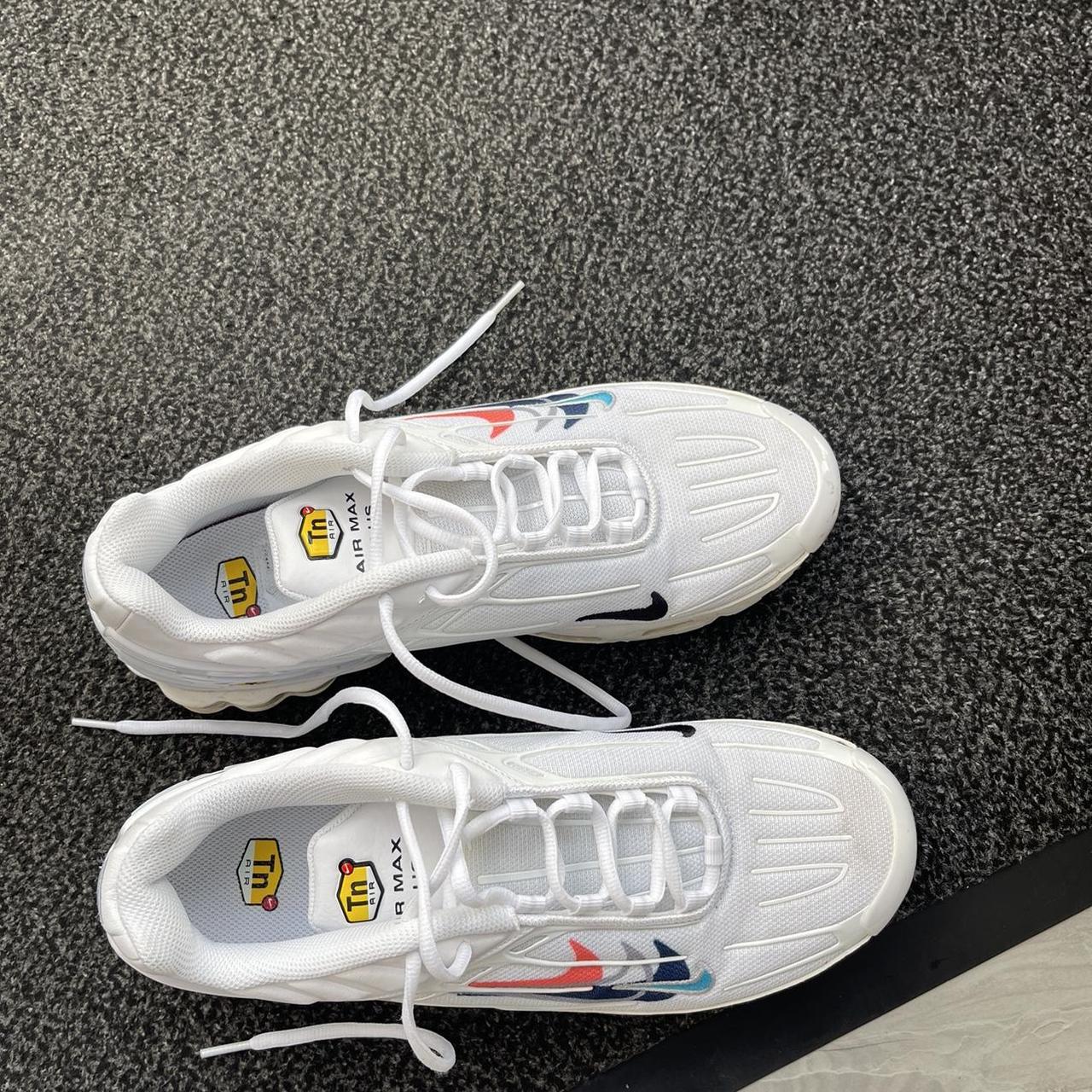 size 3 nike air max trainers