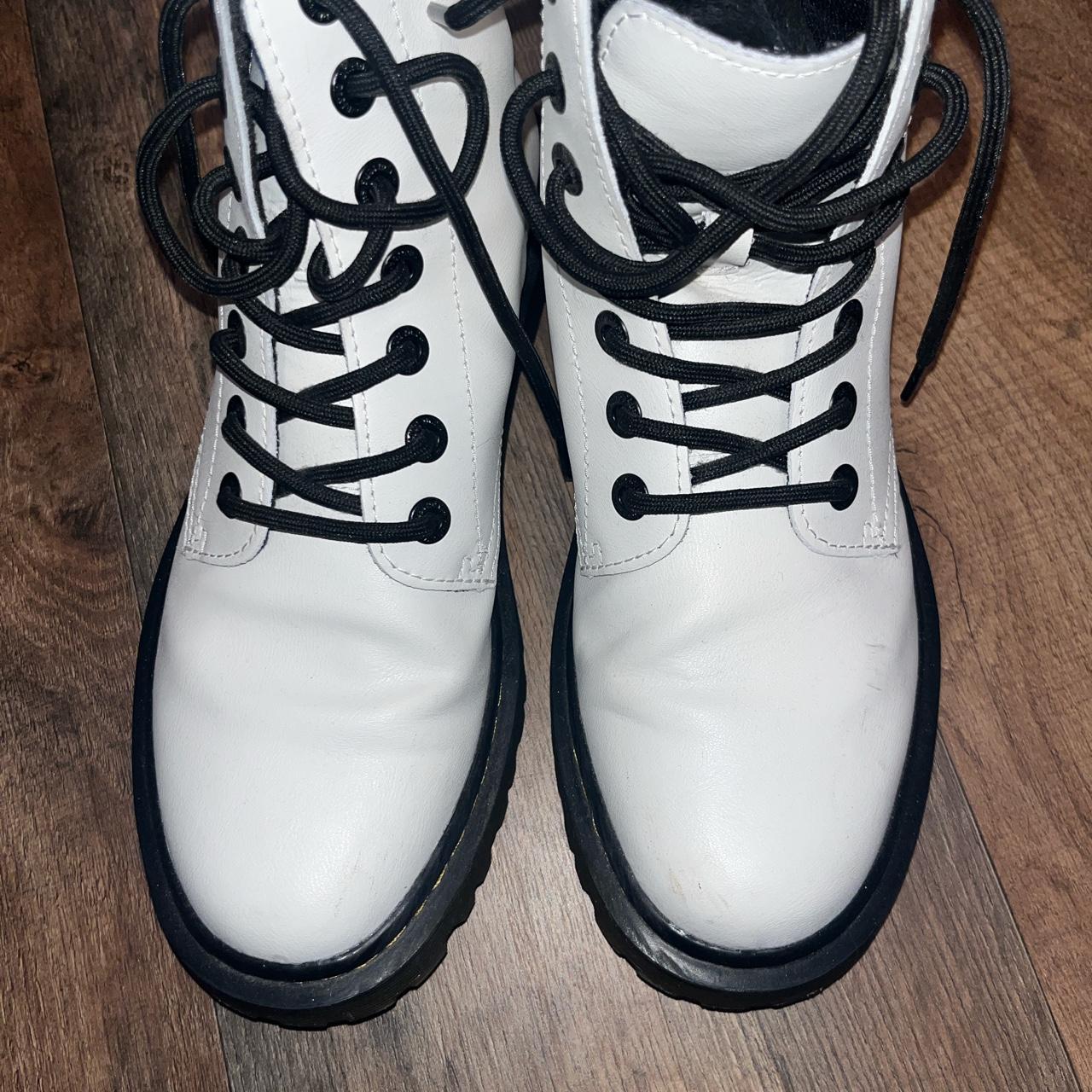 Women's White Boots | Depop