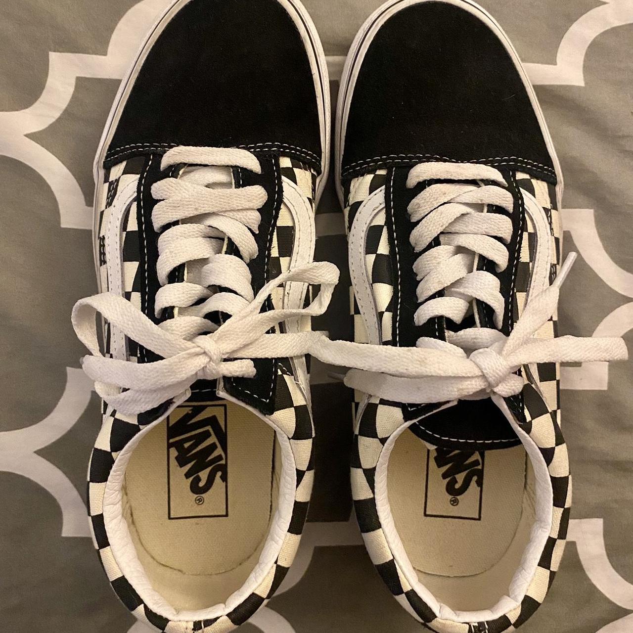 Vans checkerboard shoes with on sale laces