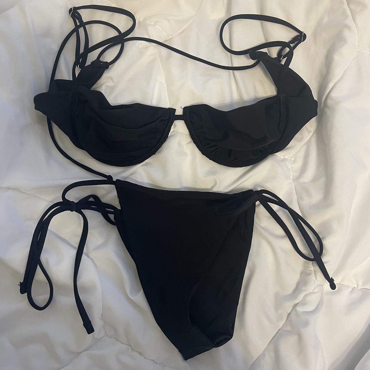 Everie swim set, S bottoms M top Super... - Depop