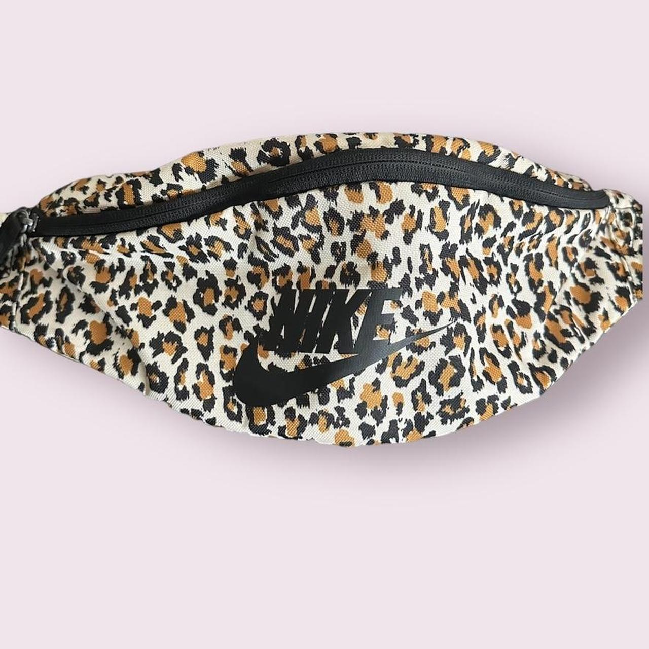 Nike cheetah fanny outlet pack