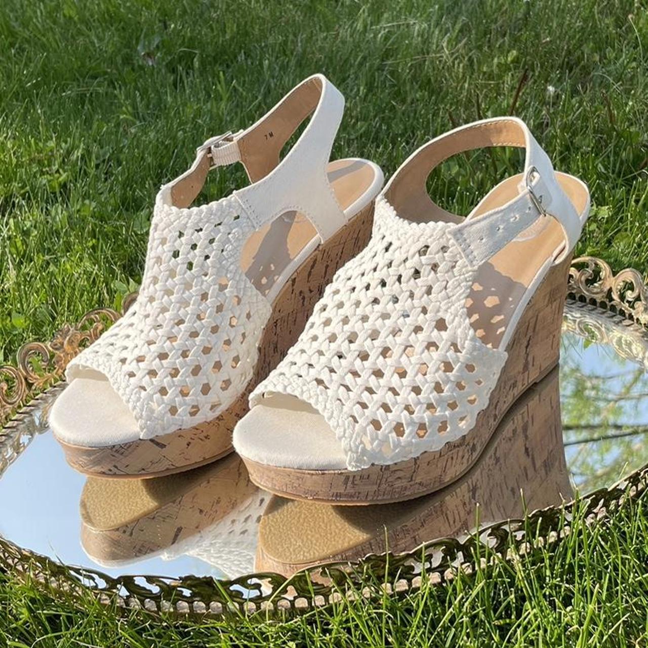 So taffy wedge sales sandals