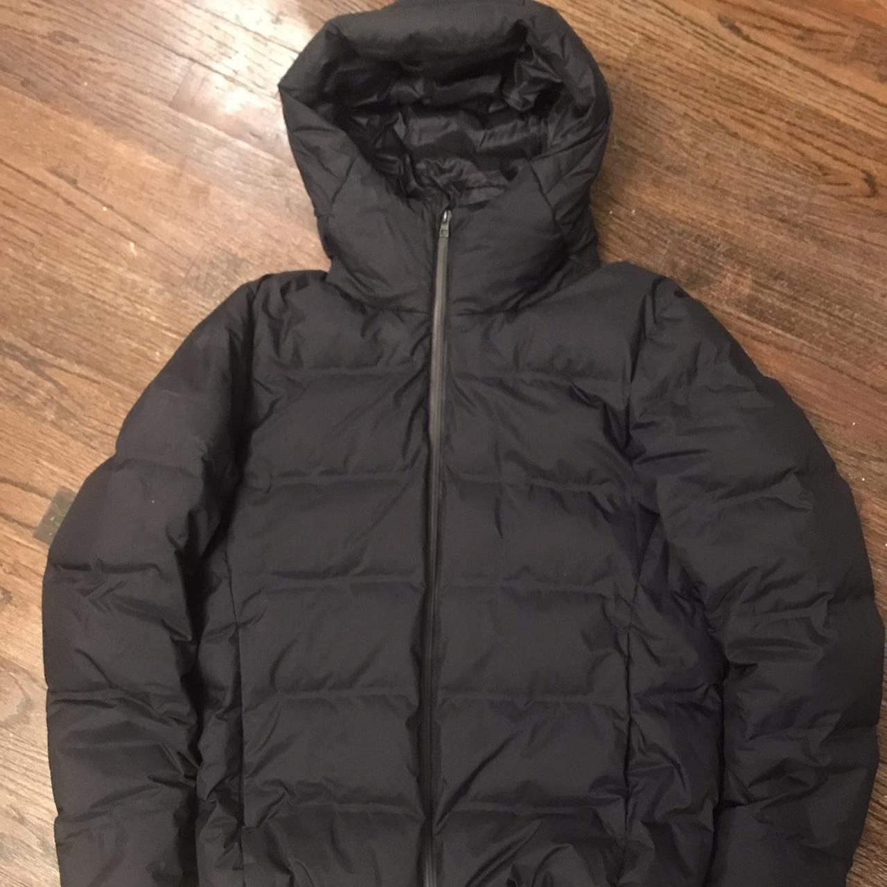 Uniqlo down jacket Pretty much new Doesn’t fit me... - Depop