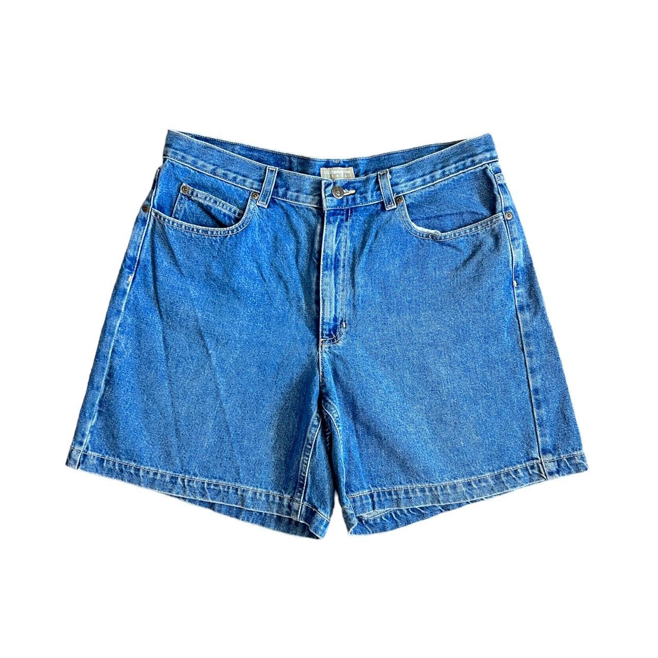 Liz Claiborne Women's Navy and Blue Shorts | Depop