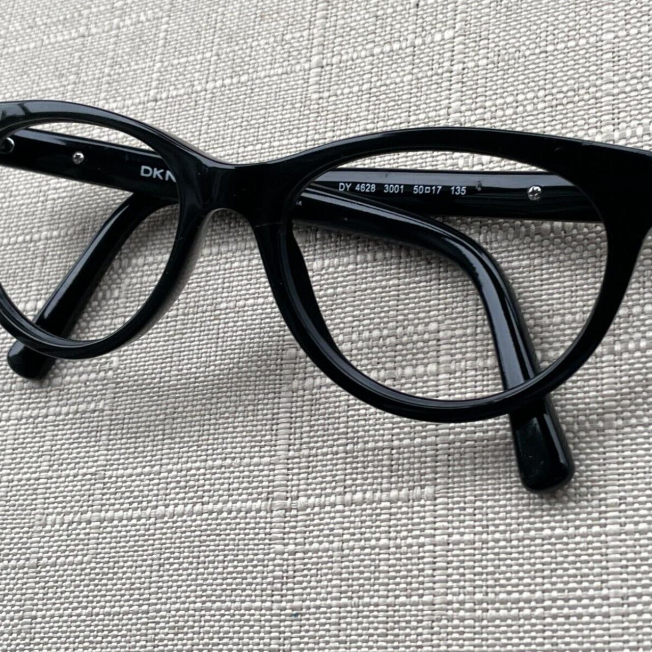 DKNY Women's Black Sunglasses (2)