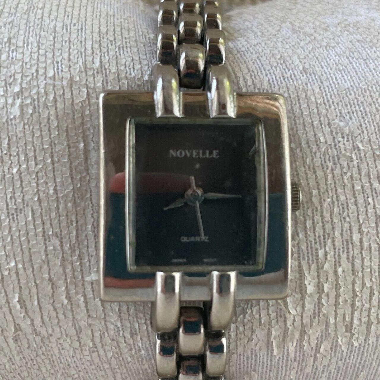 Novelle quartz outlet watch