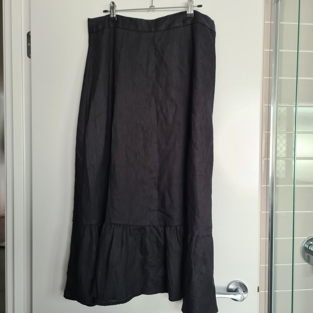 Dotti Women's Black Skirt Depop