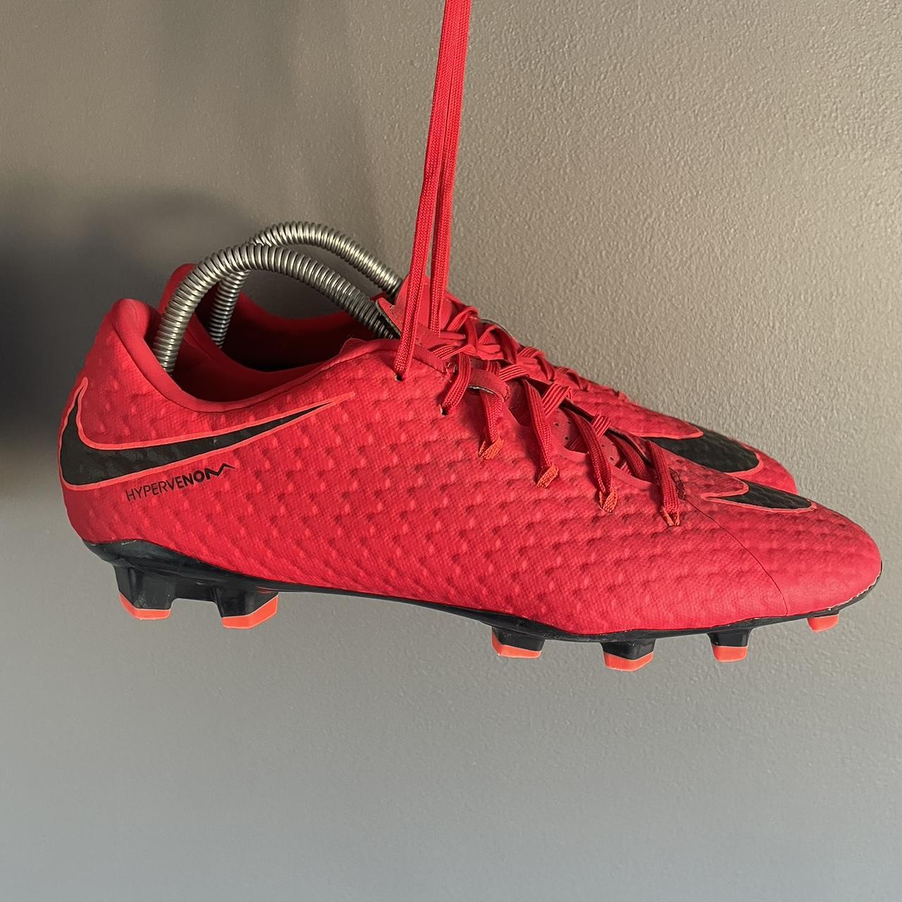 red nike boots mens