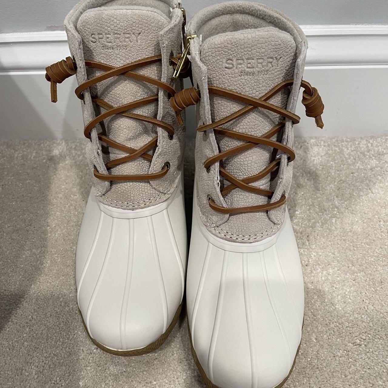 Cream sperry sales boots