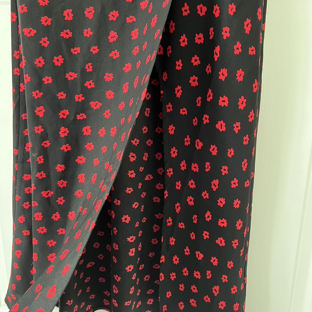 princess polly floral midi skirt with slit worn... Depop