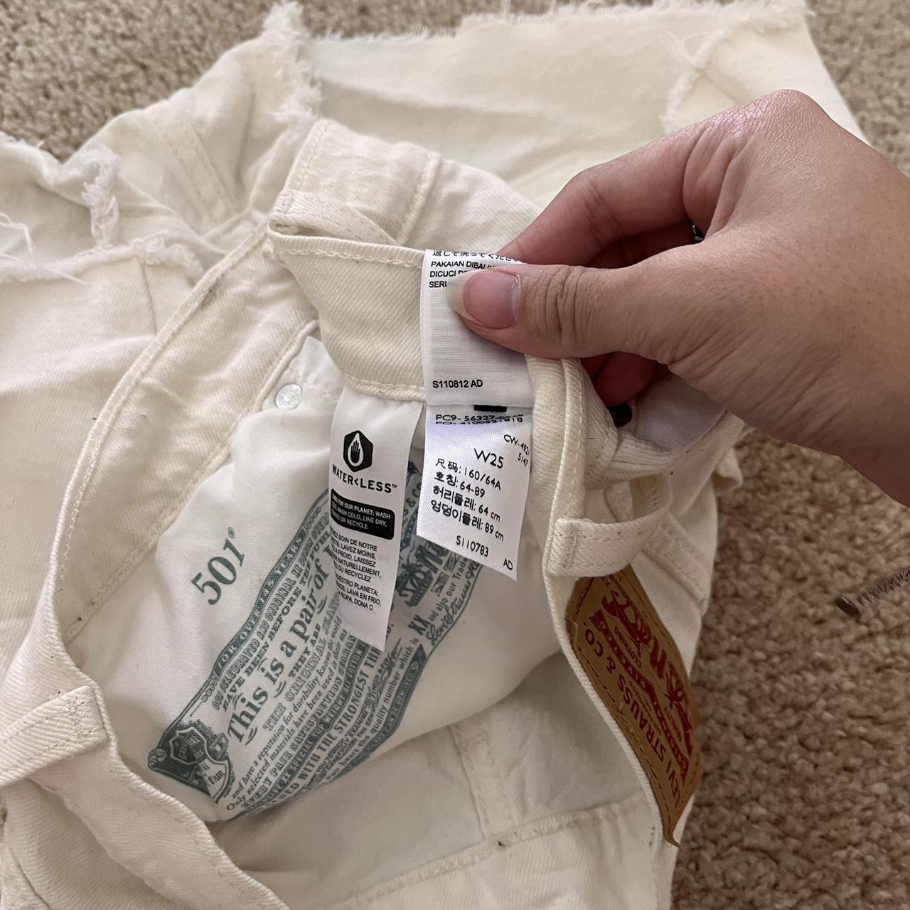 Levi's Women's Shorts - White - 25" – High rise w… - image 3