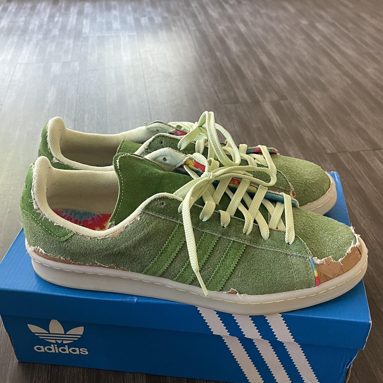 Adidas Men's Green and Tan Trainers | Depop