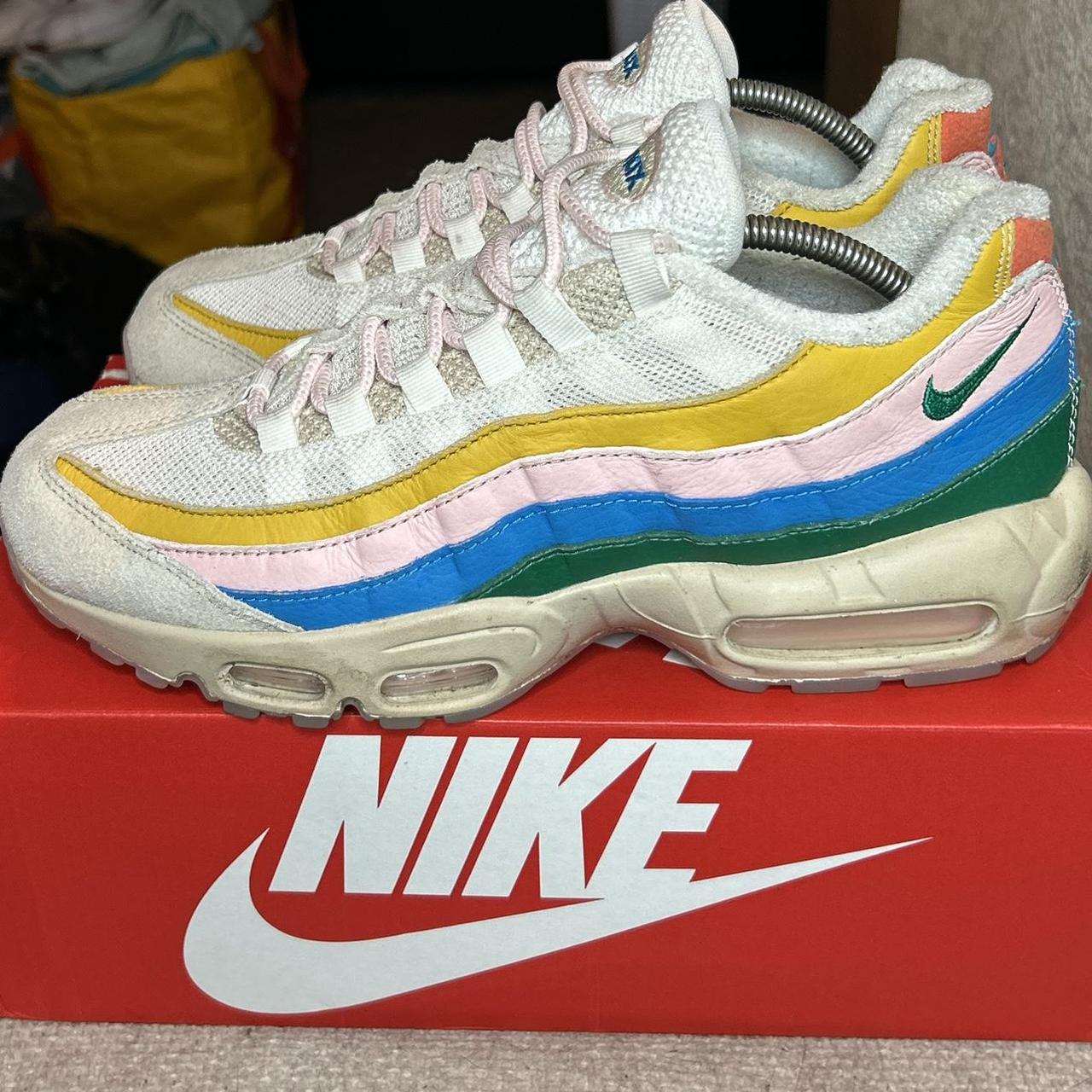 Womens s Nike Air Max 95 Rise And Unity Pink