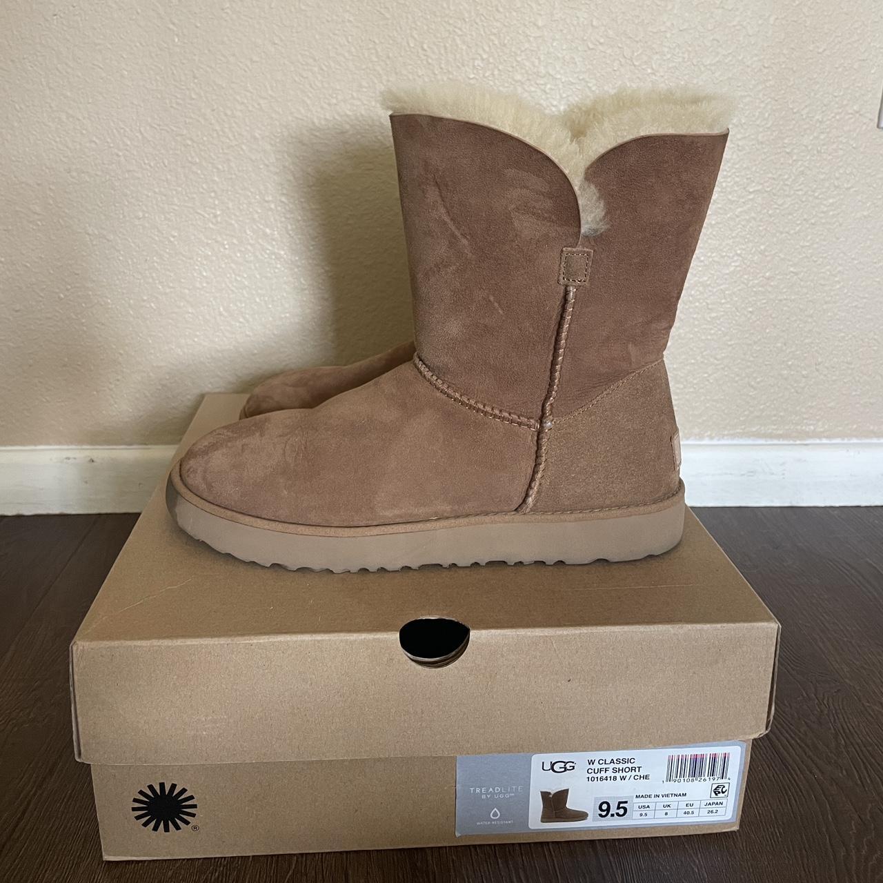 Women s size 9.5 Classic Cuff Short Uggs in color. Depop