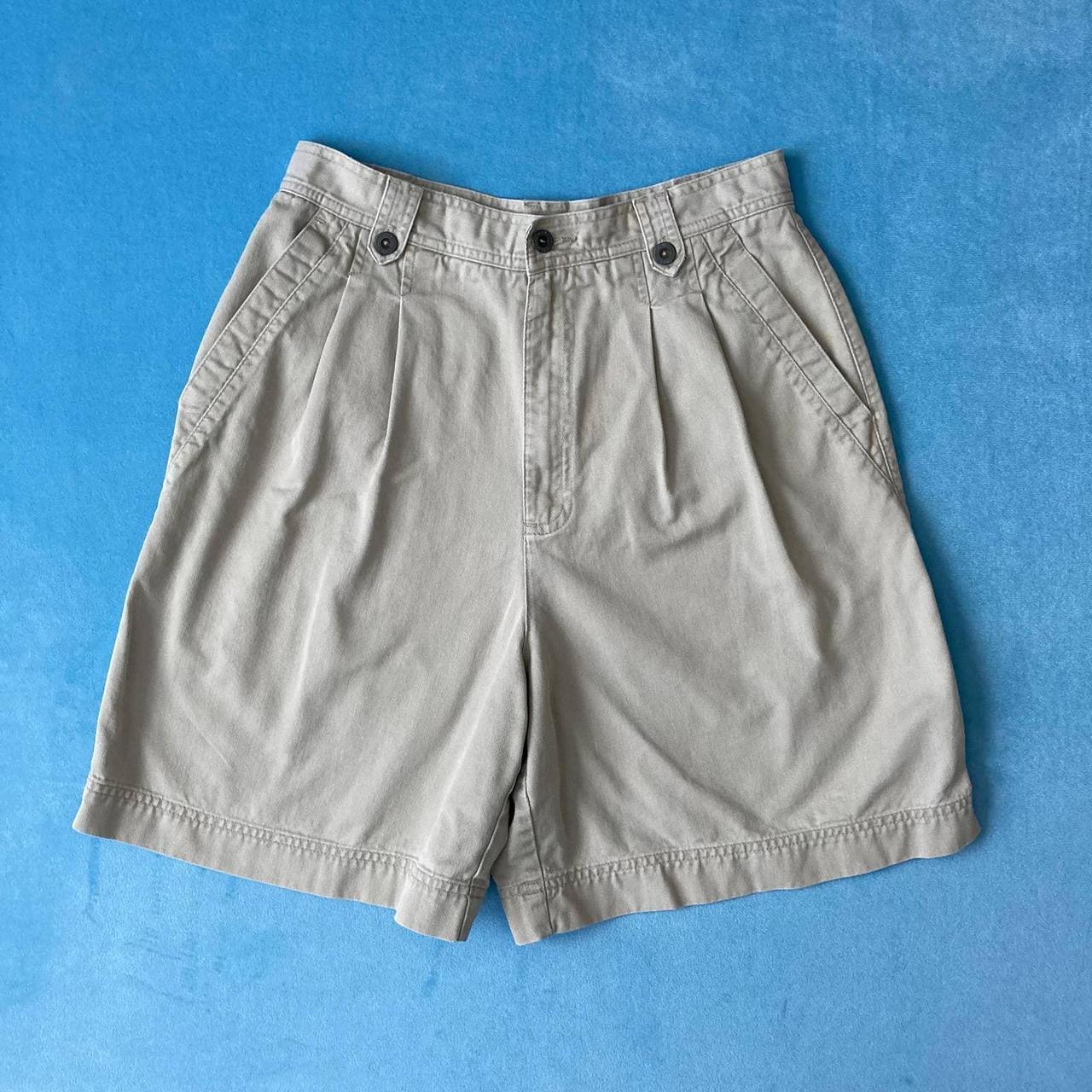 Liz Claiborne Women's Khaki and Tan Shorts | Depop