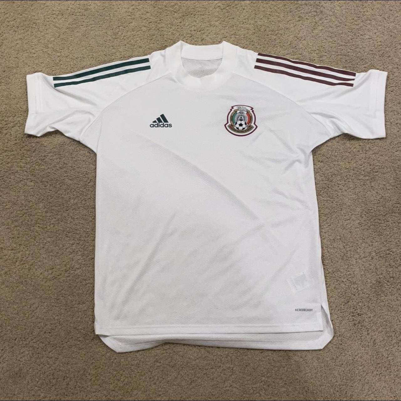 2021 mexico training jersey, size medium perfect... - Depop