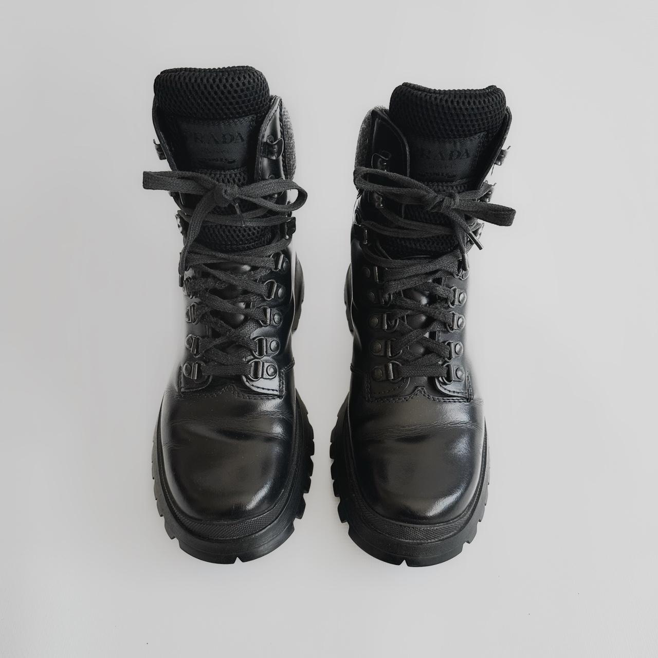 靴 Prada Vibram Sole Leather Combat Boots Prada Vibram Black Combat Laced Leather Low Boots – Dolce