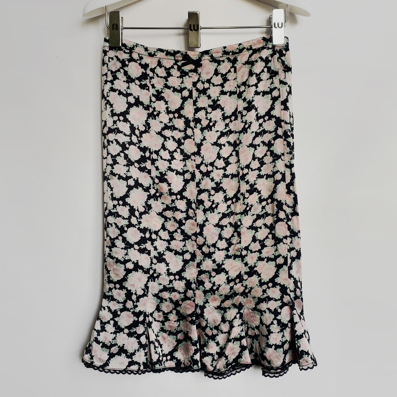 早割 万博 vintage dead stock blugirl blumarine top beautiful | Depop スカート