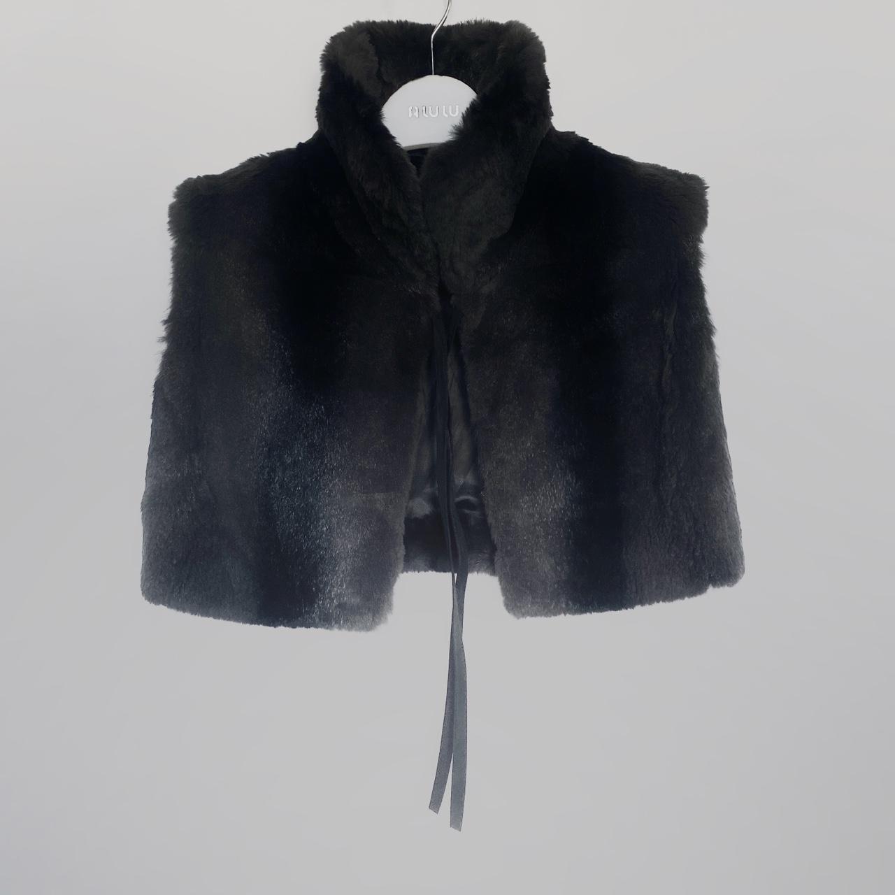 お値下げ　2024 未使用　bow.a FAKE FUR VEST 完売 sportmax code vintage rabbit fur vest — gives me | Depop