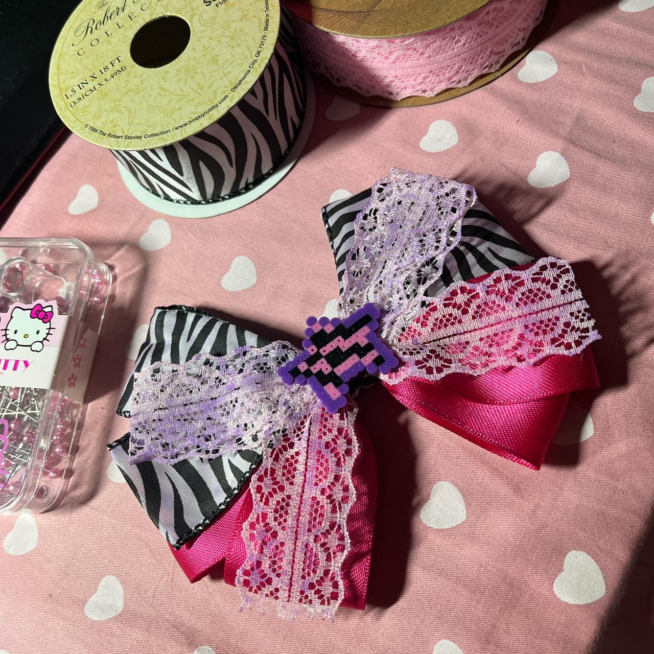 big scene queen hair bow! About 5" wide , super cute... Depop