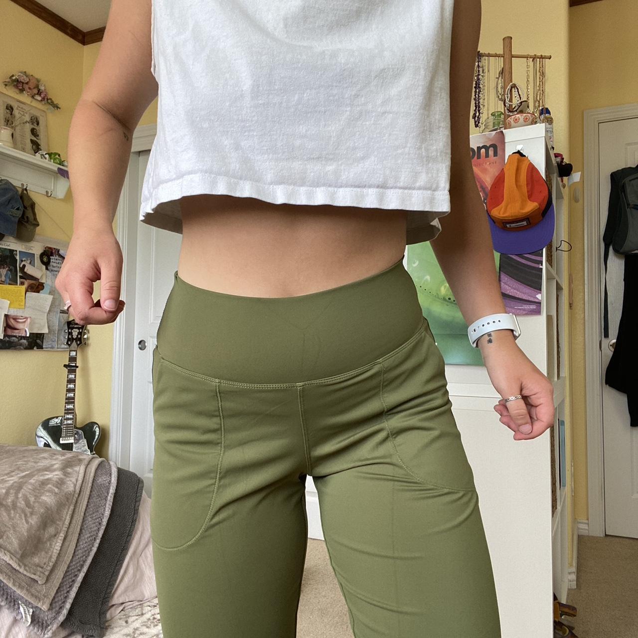 green stretchy workout pant! (size small,... Depop