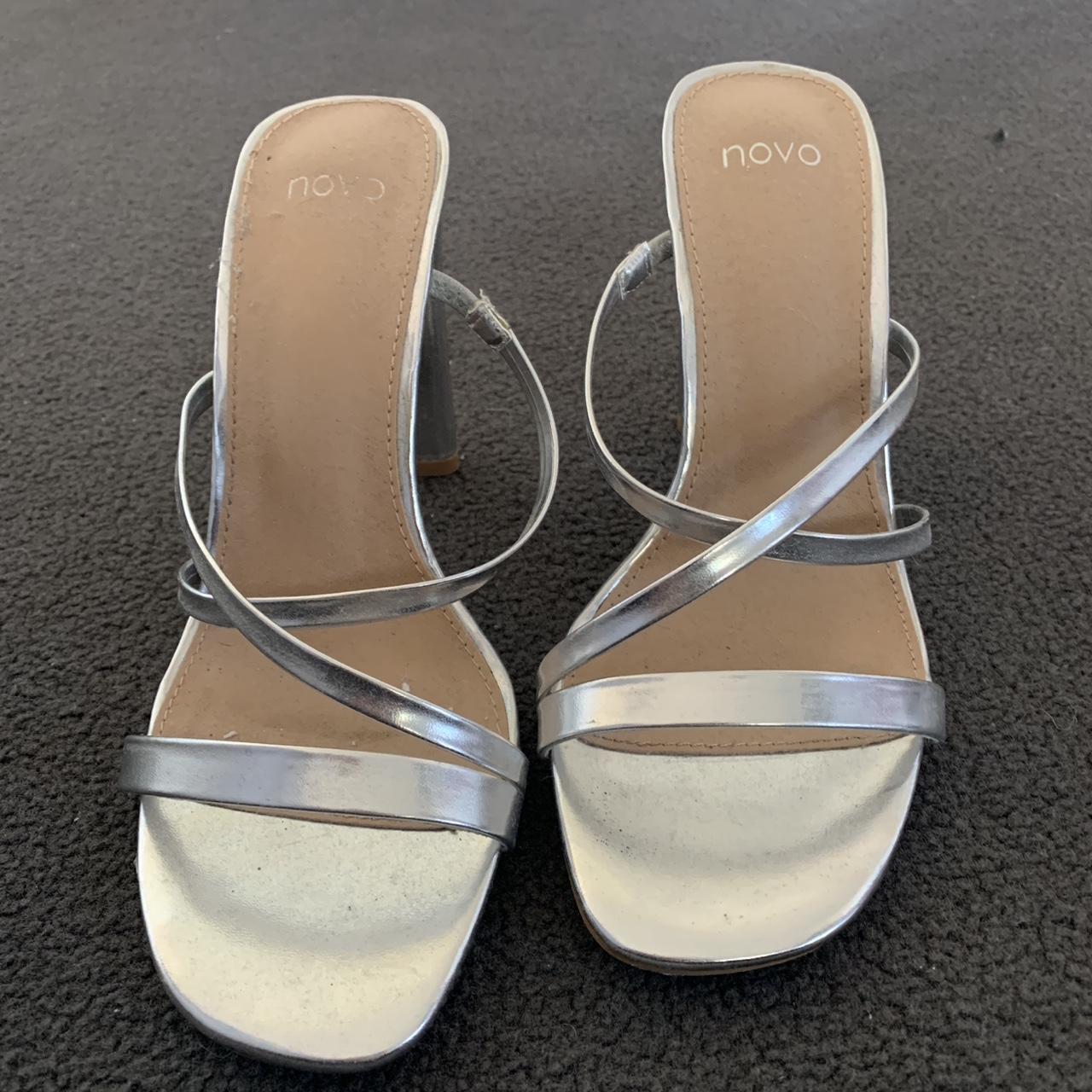 novo silver heels