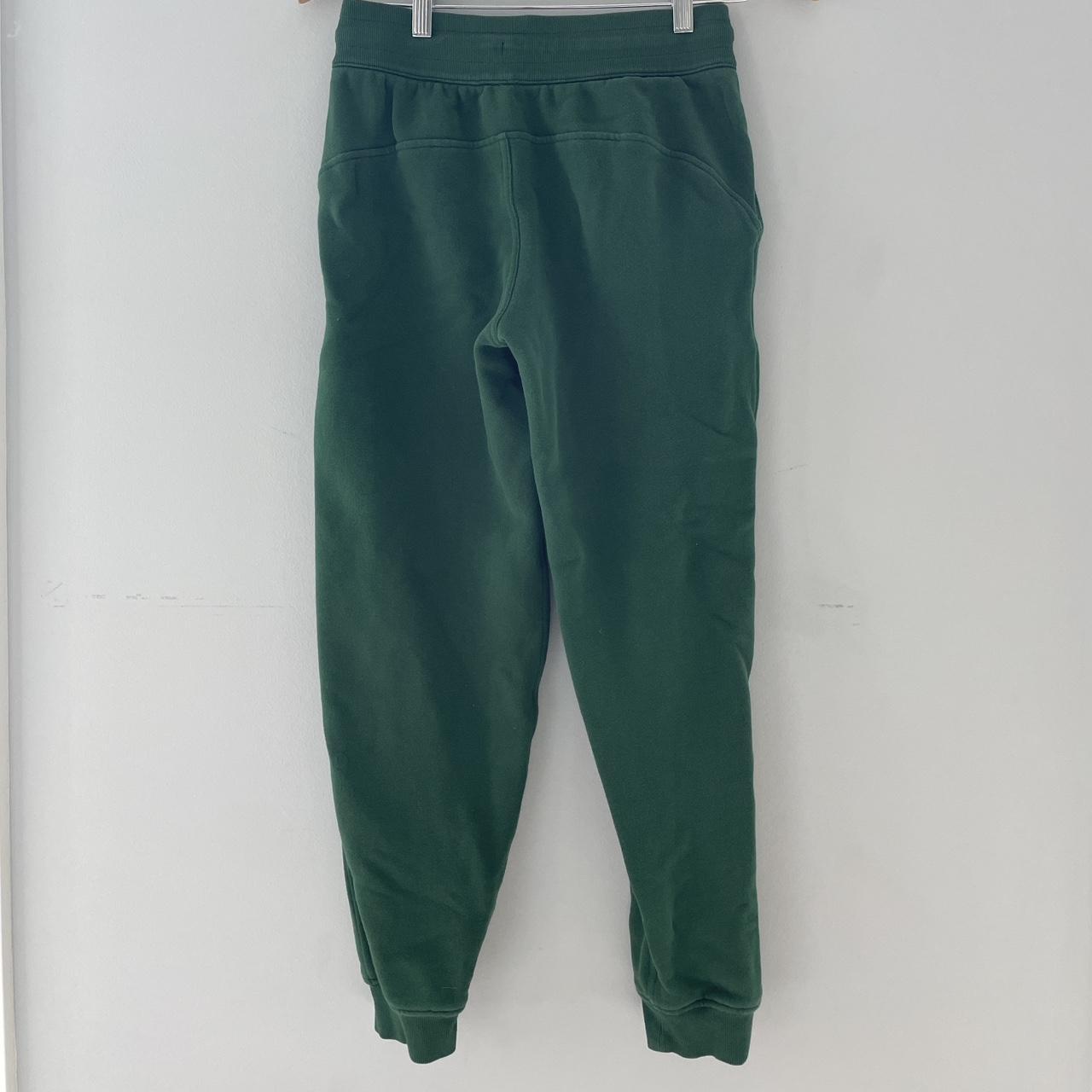 LULULEMON SCUBA JOGGER emerald green only