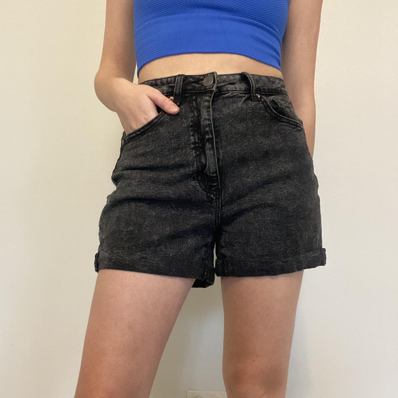 Garage Women's Black Shorts Depop