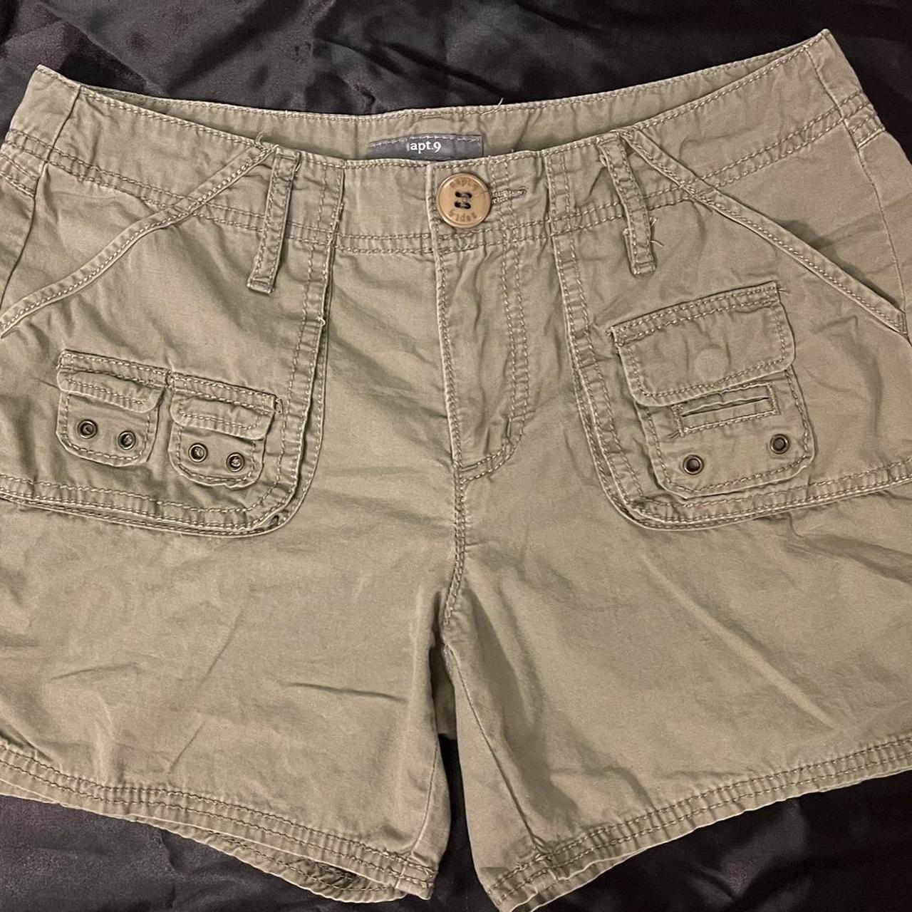 Apt. 9 Women's Khaki and Green Shorts | Depop