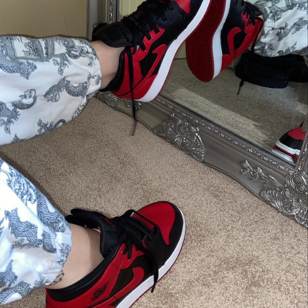 footlocker jordan 1 mid banned