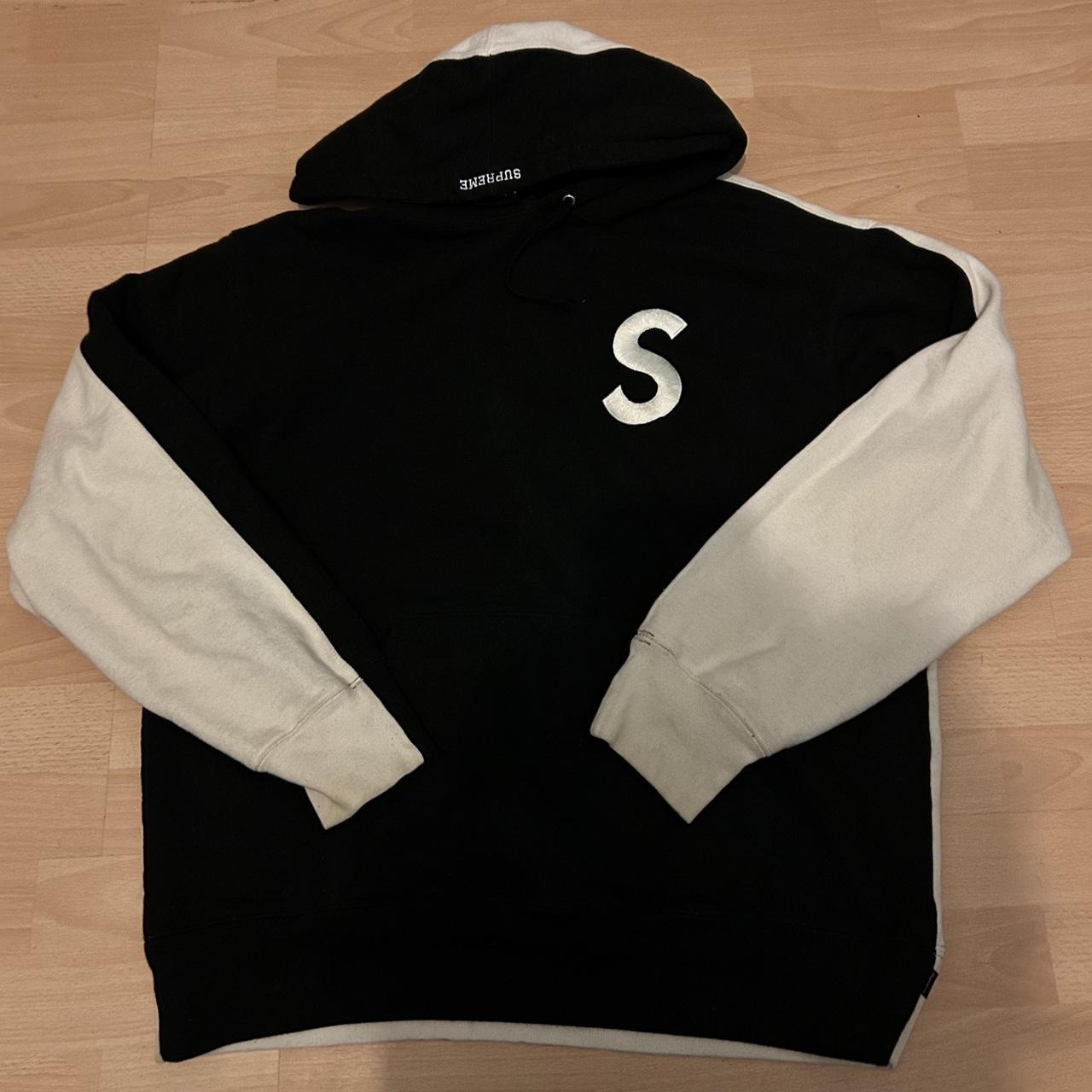 Supreme s logo on sale colorblocked hooded sweatshirt black