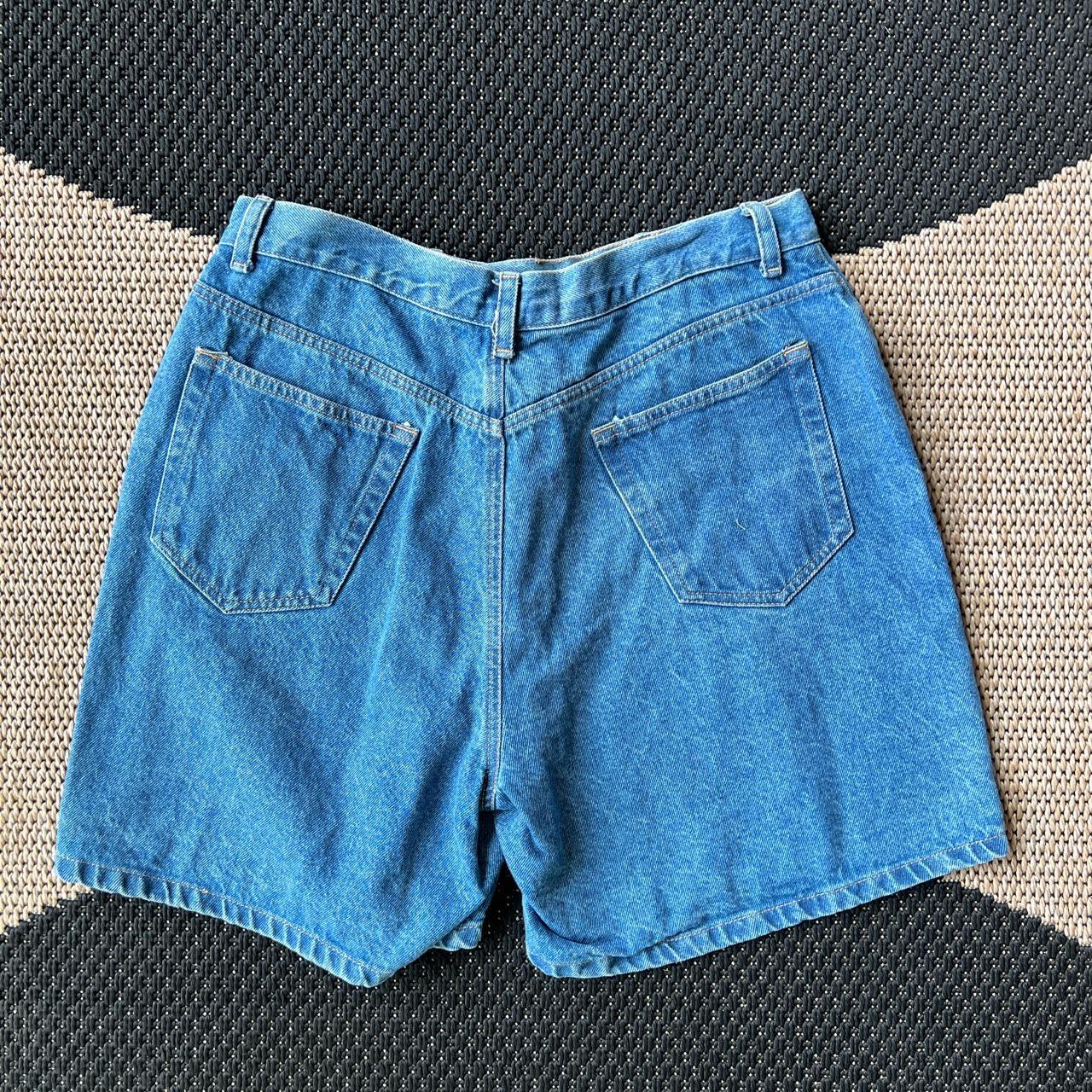 Vintage Liz Claiborne denim shorts. Size 12 Waist:... - Depop