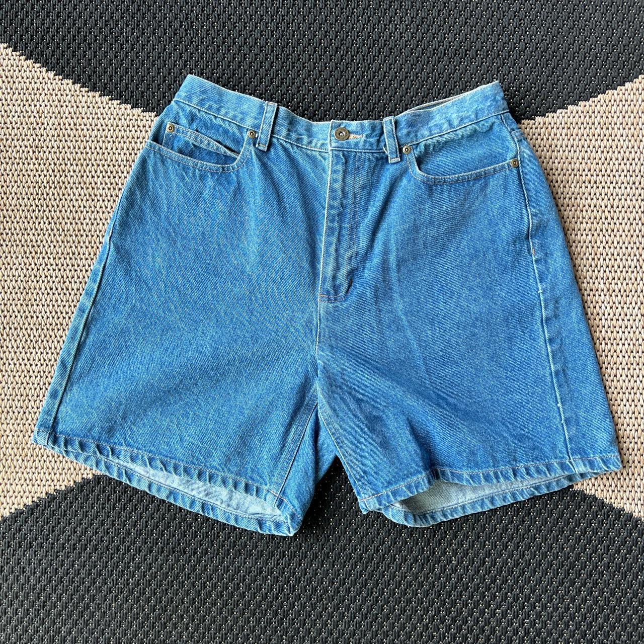Vintage Liz Claiborne denim shorts. Size 12 Waist:... - Depop
