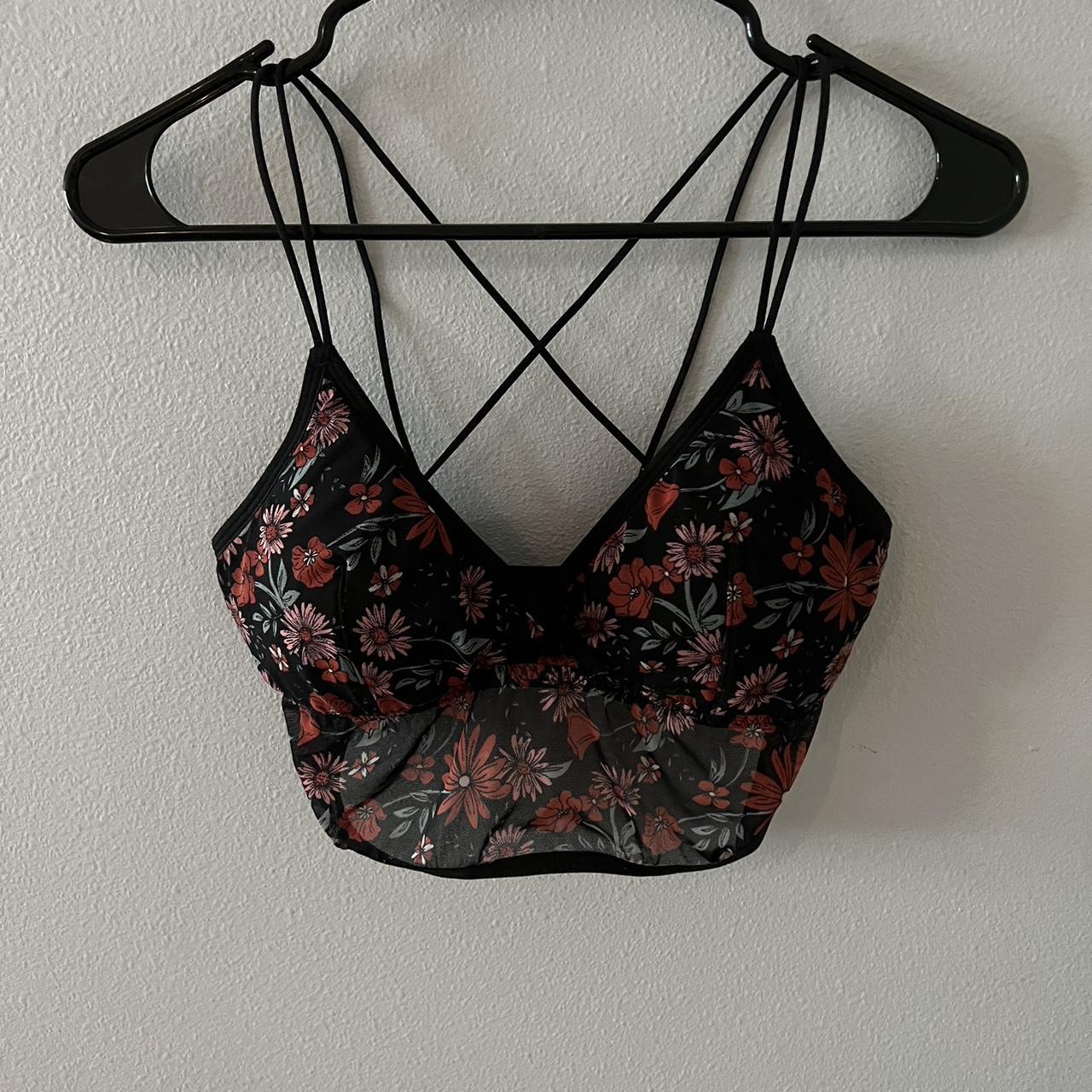 Burgundy lace bralette top, super cute and in great - Depop