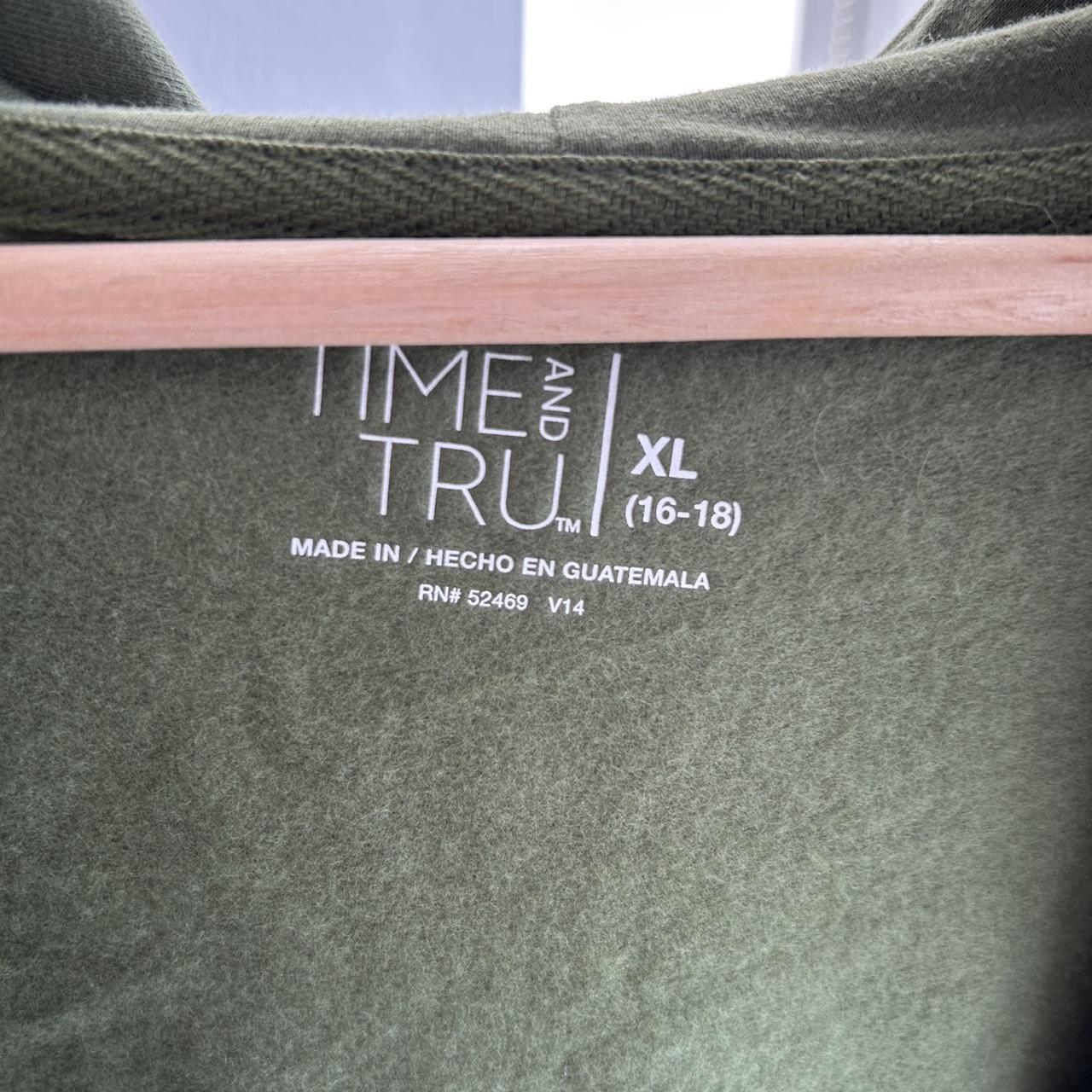 Time and Tru Women's Size XL (16-18) Gray Black - Depop