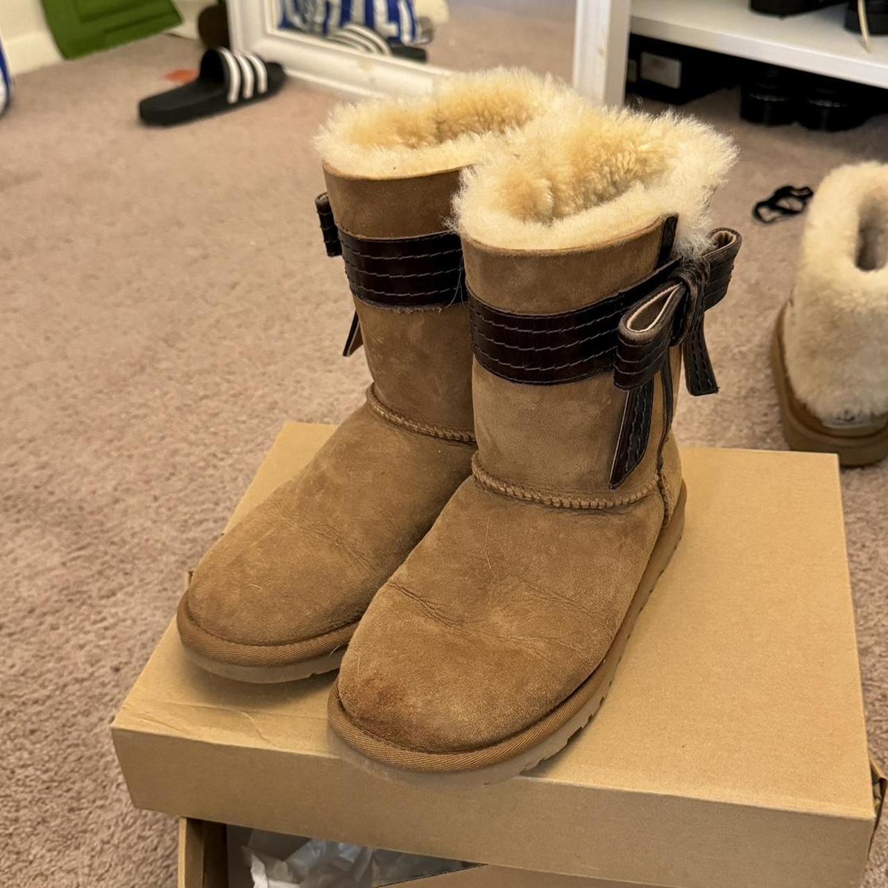 UGG classic platform pop sketch size w6 classic | Depop