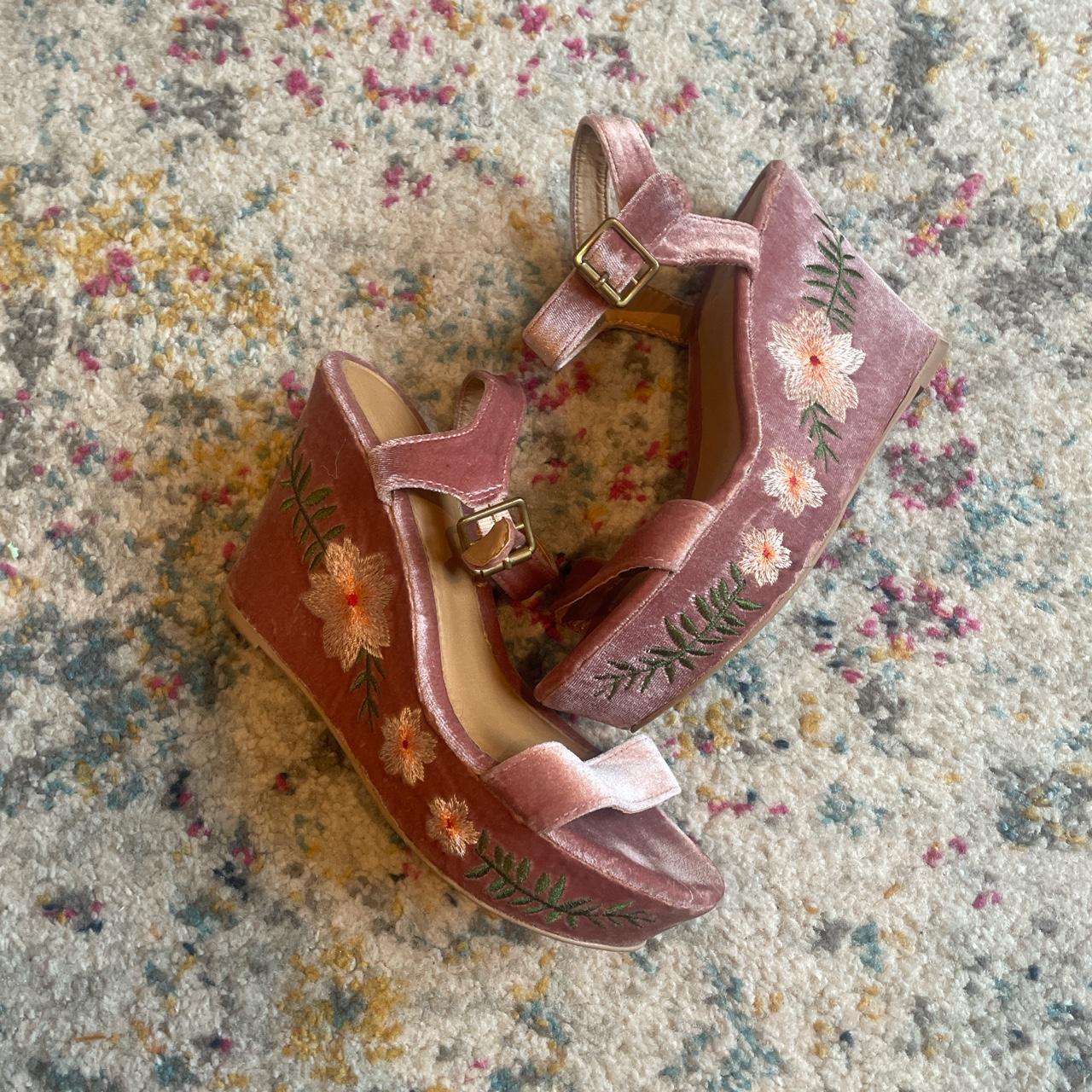 Vintage Charlotte Russe Pink Velvet Wedges Depop