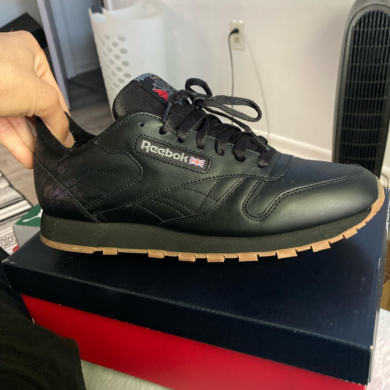 Reebok classic online gum bottom