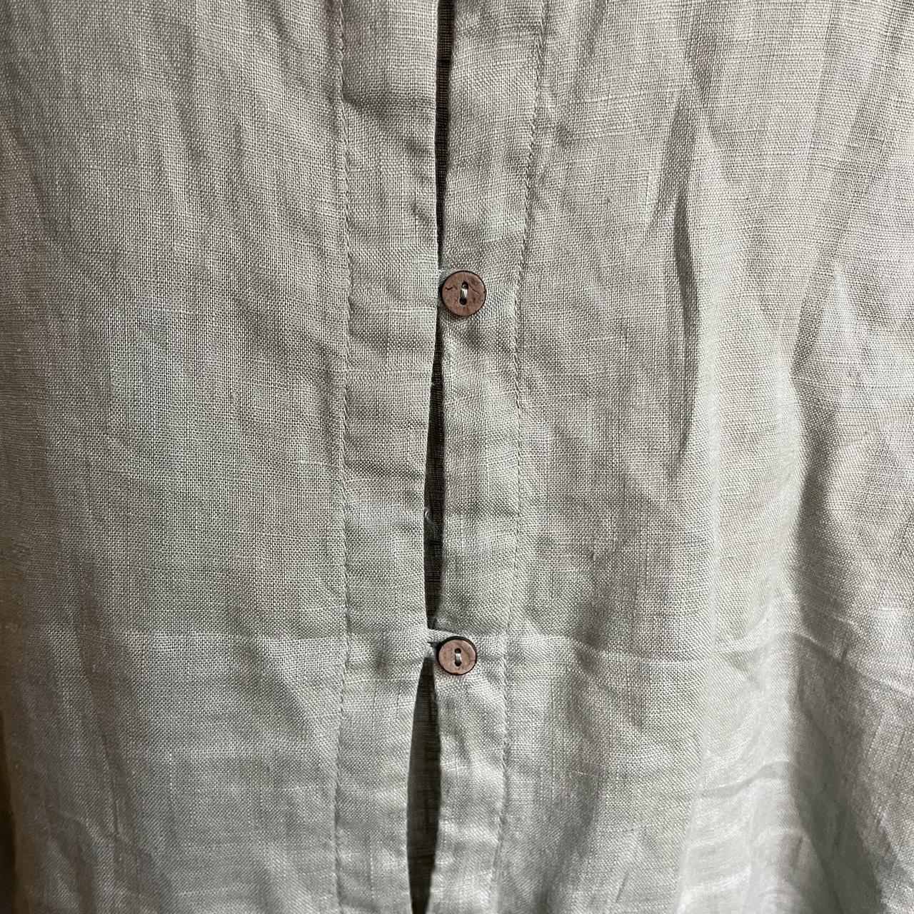 Sportsgirl sage green linin button back top. Worn twice Depop