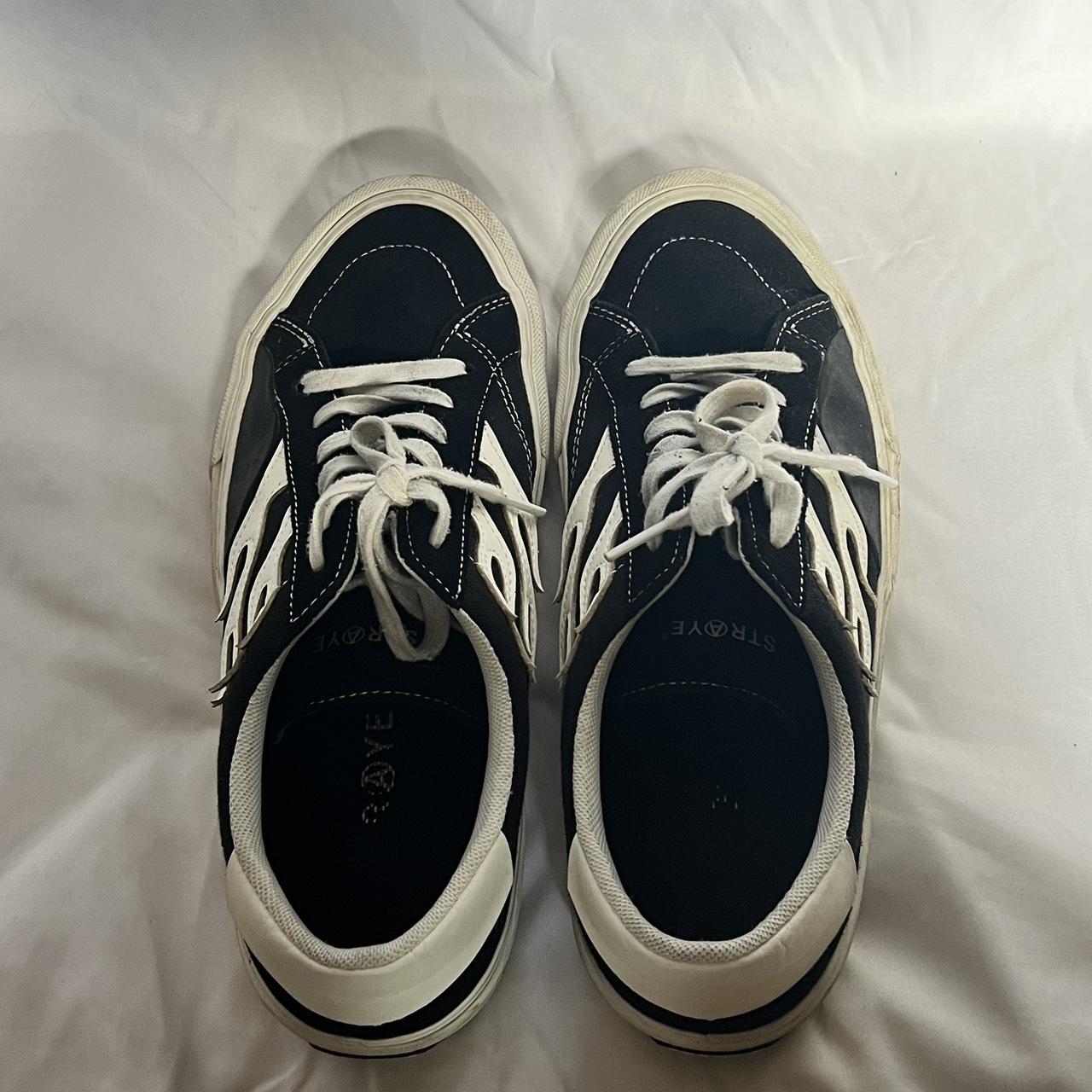 STRAYE Men's Black and White Trainers | Depop